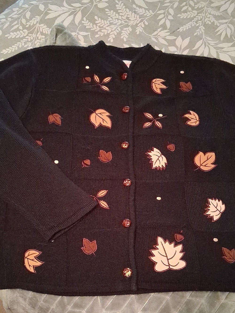 Novelty Cardi. Lg